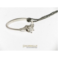 Salvini anello solitario oro bianco con diamante e 2 baguette  referenza 80198263